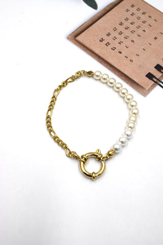 Martha pearl and chain bracelet