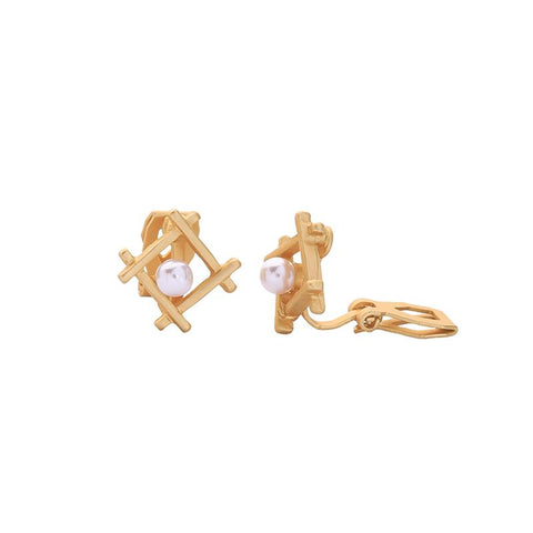 Nora Pearl in Square Clip On Earring