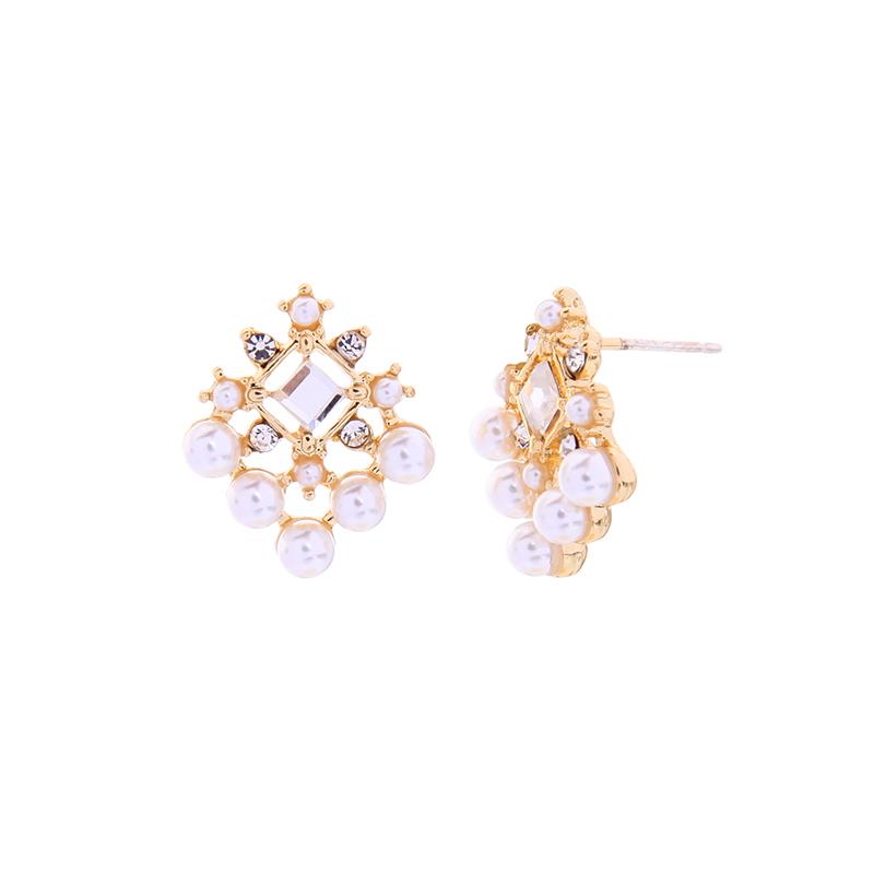 Anne Crystals Pearls Diamond Shaped Earring
