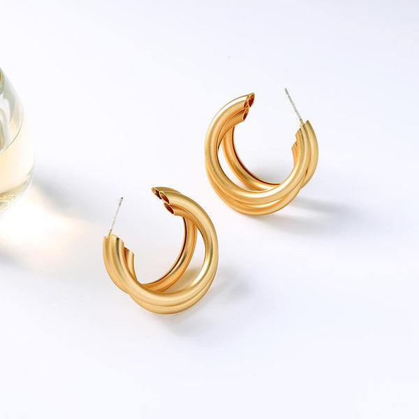 Eabha triple hoop earring in matt gold