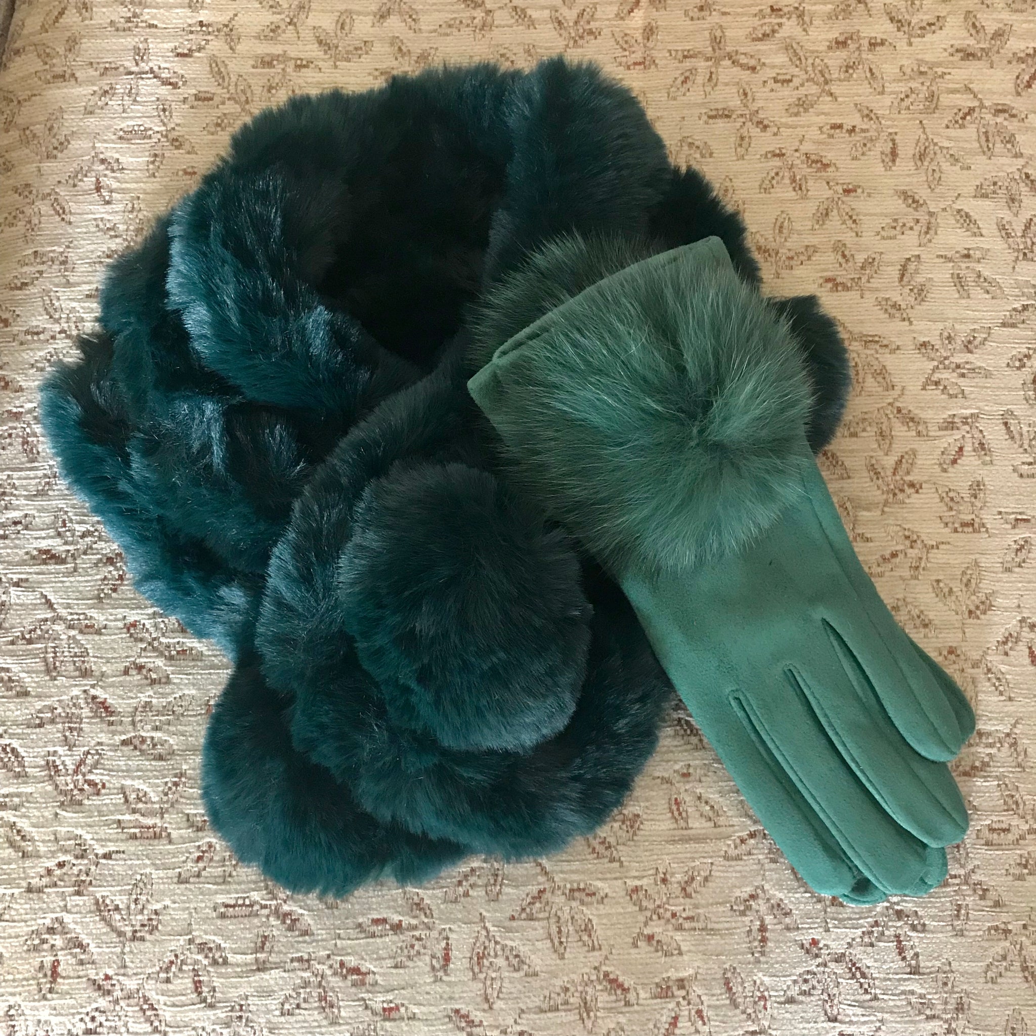 Green Pom Glove