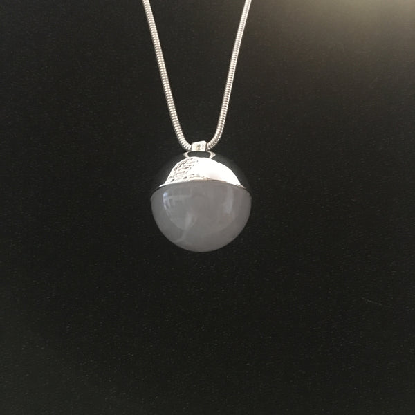 The Planet Amulet Silver/Light Grey