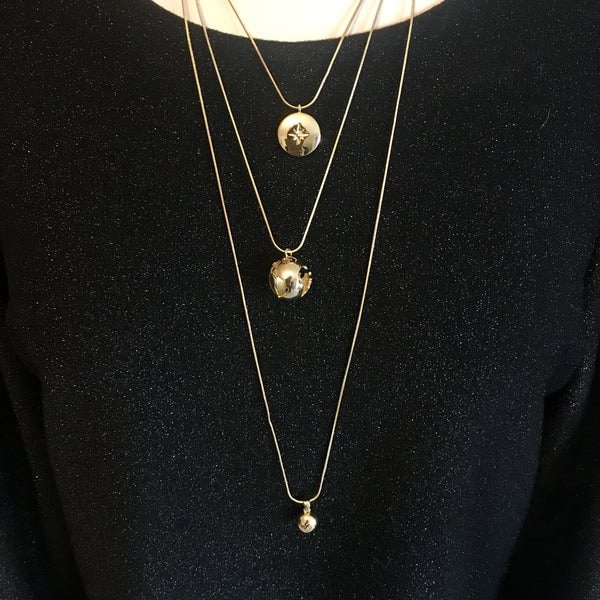 Globe Necklace Gold