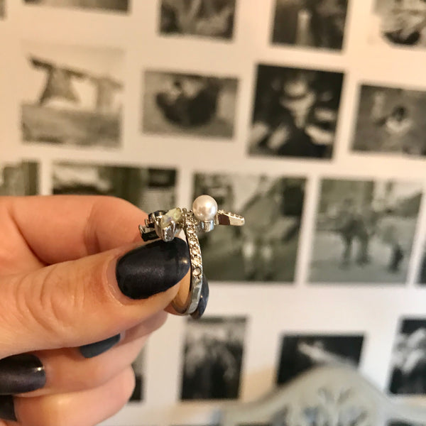 Mila Curved Pearl Ring