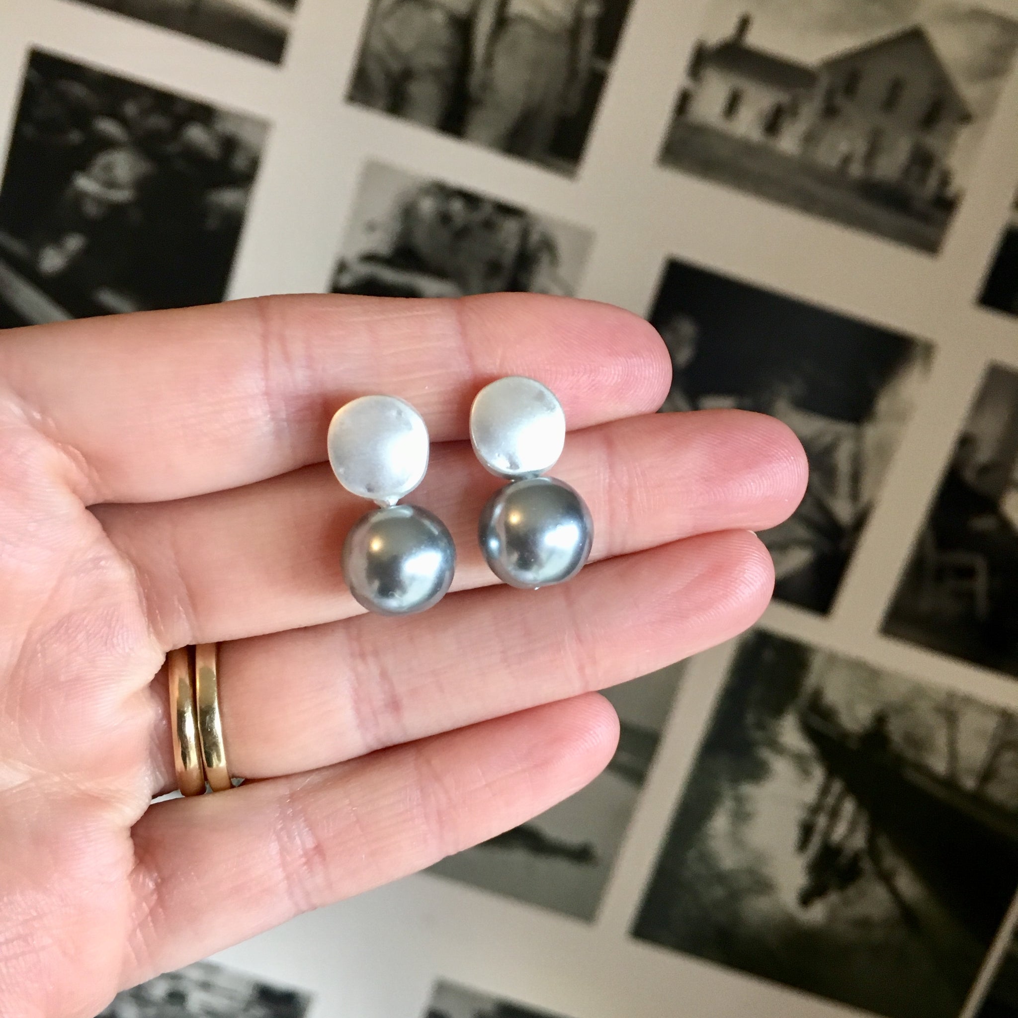 Pearl and Disc Earring Grey